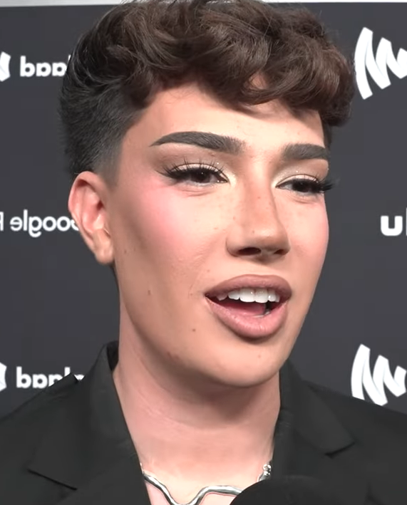 James Charles: Der aufstrebende Youtuber und Influencer aus Amerika