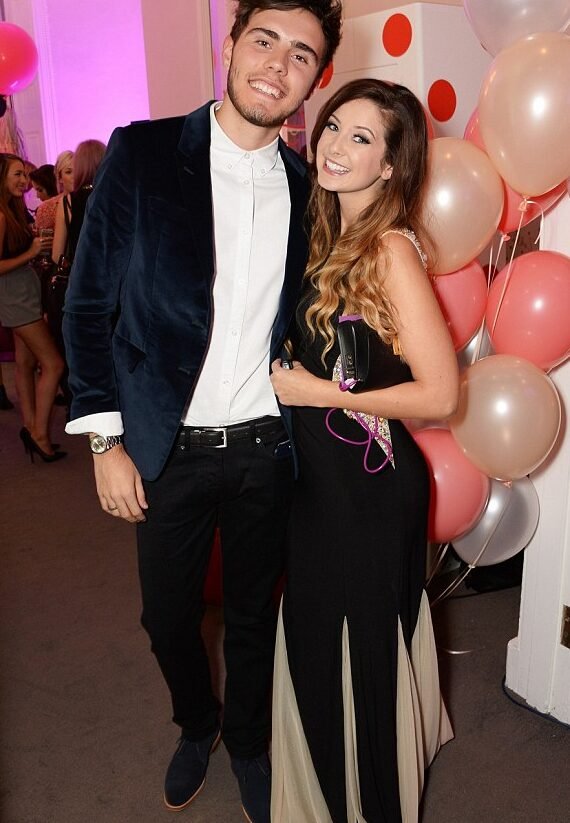 PointlessBlog: Der beliebte YouTuber und Influencer aus England