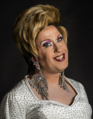 Gigi Gorgeous: Der beliebte Youtuber und sein Einfluss auf die Welt der Schönheit Gigi Gorgeous: Der beliebte Youtuber und sein Einfluss auf die Welt der Schönheit